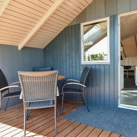 2 Bedroom Stunning In Semesterbostad