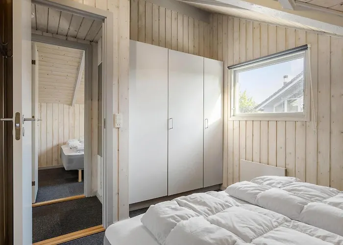 2 Bedroom Stunning In *